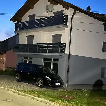 Pista-pause Apartment Bihac