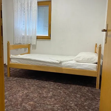 Apartament Pista-pause *