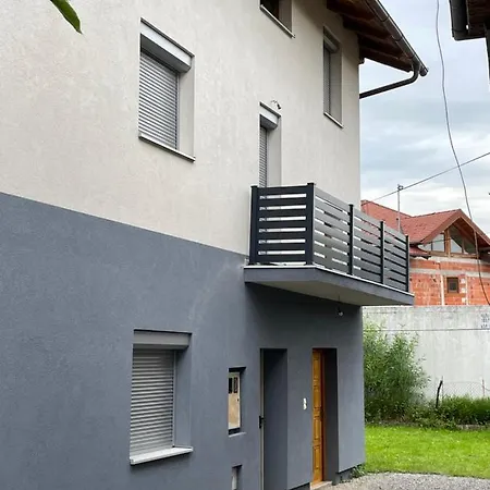 Pista-pause Apartment Bihac