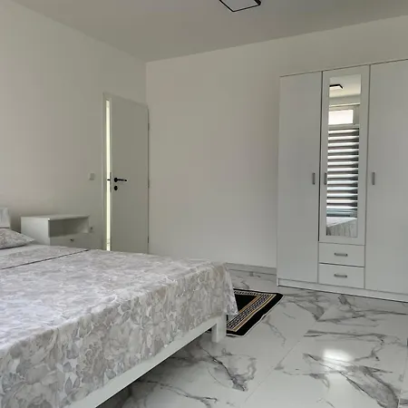 Pista-pause Apartment *